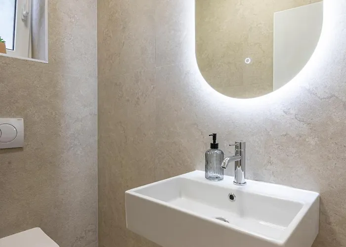 Lovely Lucia's House Apartment *