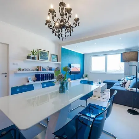 Lovely Lucia's House דירה