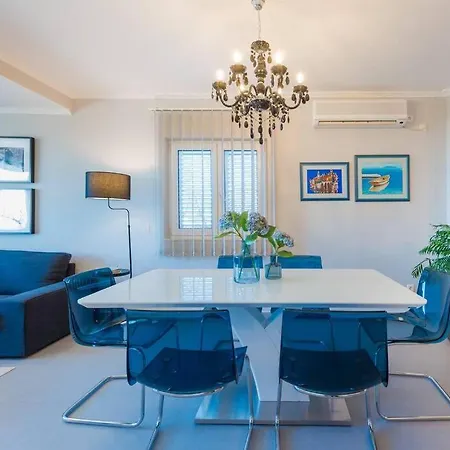 דירה Lovely Lucia's House *