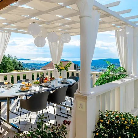 Διαμέρισμα Lovely Lucia's House *