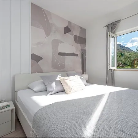 Apartament Lovely Lucia's House