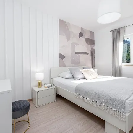 Apartament Lovely Lucia's House *