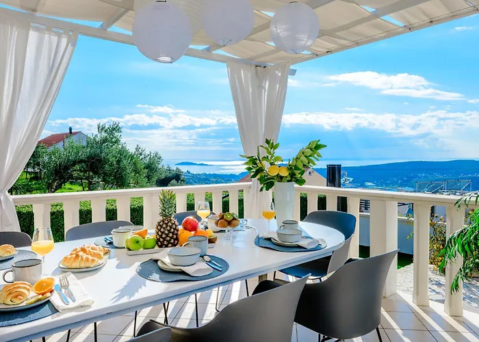 Lovely Lucia's House *